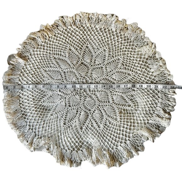 Hand Crocheted Doily Centerpiece 23" Diameter Ruffled Edge White Cotton Wedding - Picture 7 of 10